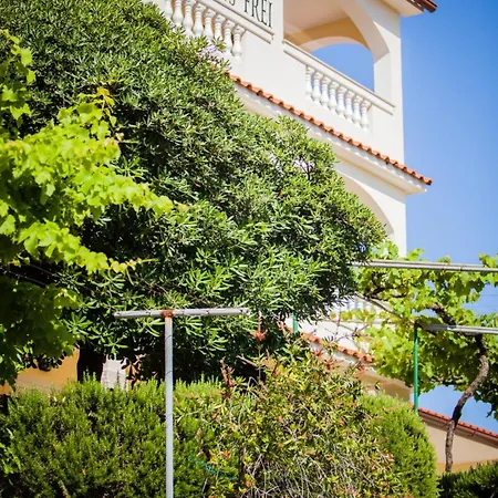 In With Sea View, Terrace, Wireless, Washing Machine